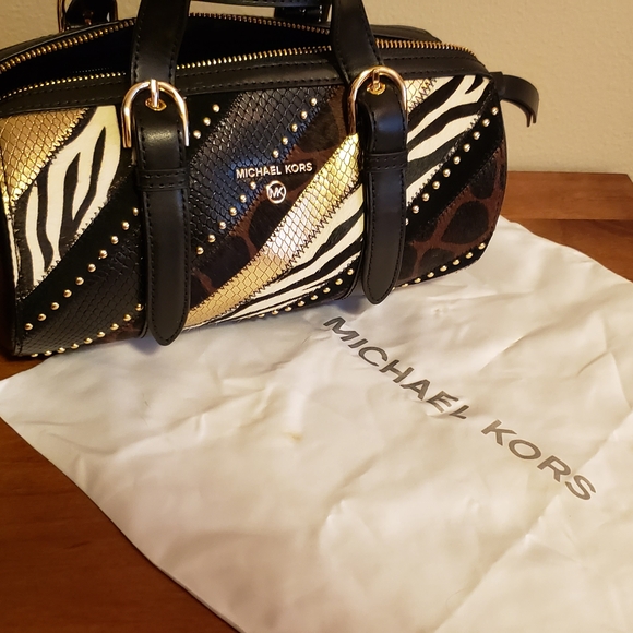 Michael Kors Black and Gold Satchel with Structured Design - Picture 1 of 9